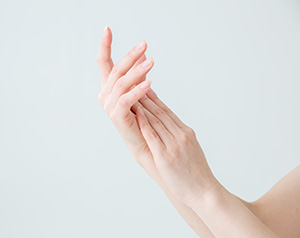 「手湿疹」の原因・症状・対処法を解説