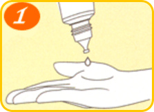 キャップを開け、チューブから直接手のひらに