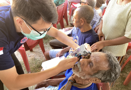 インドネシア・西チモールでの白内障アイキャンプでの実証風景