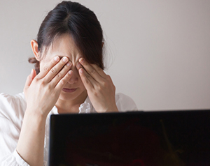 簡單易學，在家就能做！舒緩眼疲勞的穴位按壓法