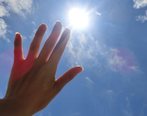 紫外線ダメージは目にもある！？眼科の先生に聞きました